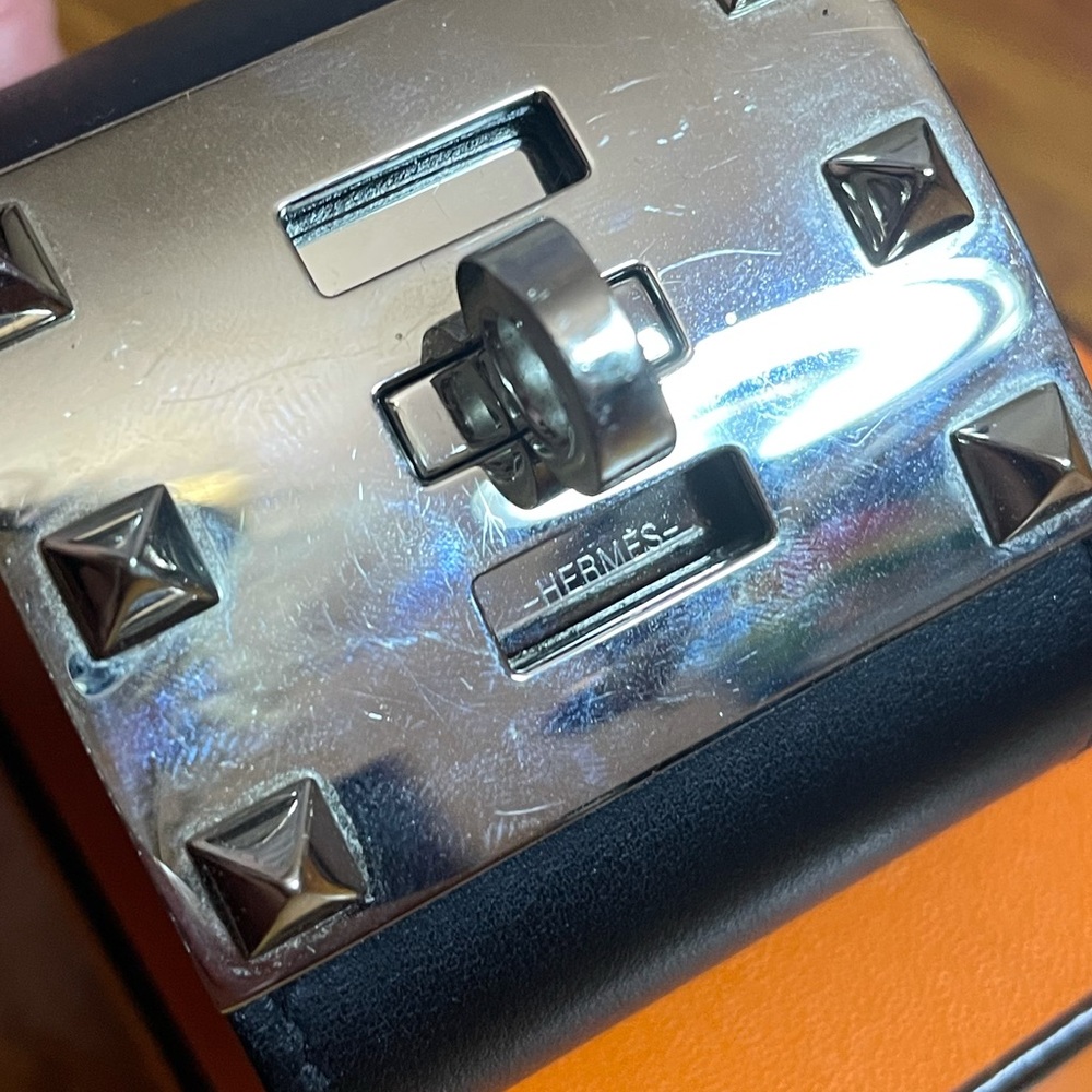 HERMÈS adjustable leather cuff - Picture 2 of 3